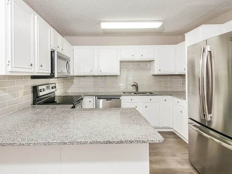 7900 Flowertree Ct — Photo 10