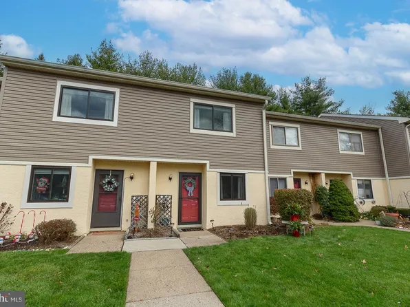 57 Ember Ln, Horsham, PA 19044