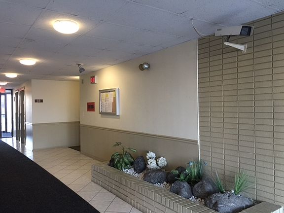 5th image of 9118 Elmwood Dr #5C