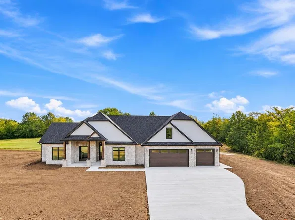 8630 S Lagos Dr, Columbia, MO 65203