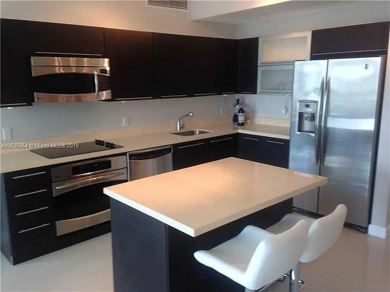2 bed, 1172 sqft, $3,700 — Photo 2