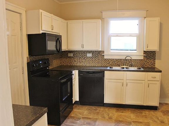 2nd image of 77 E 21st St