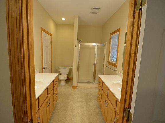 5th image of 2458 Windingbrook Dr
