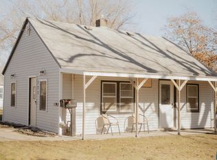 122 1st Ave SE, Sioux Center, IA 51250
