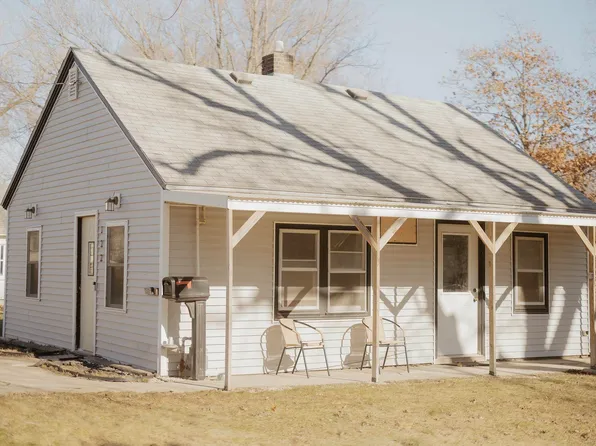 122 1st Ave SE, Sioux Center, IA 51250