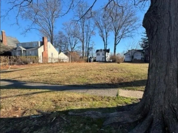 143 1st St, Dunellen, NJ 08812