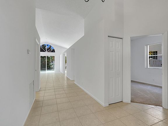 4th image of 2126 NW 49th Avenue