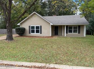 529 Olympic Dr, Flowood, MS 39232