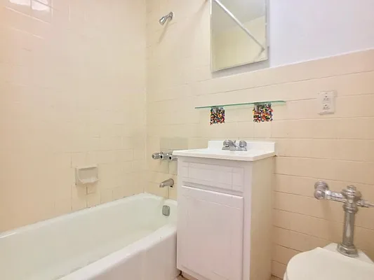 Rented by Sovereign Associates | media 6