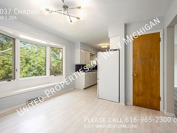5th image of 4037 Chadwick Ave NE