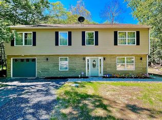 5275 Magnolia Ln, Tobyhanna, PA