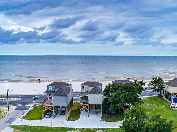 3rd image of 820 W Beach Blvd Unit 4