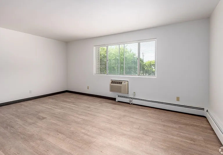 1138 E Walnut St #D — Photo 7