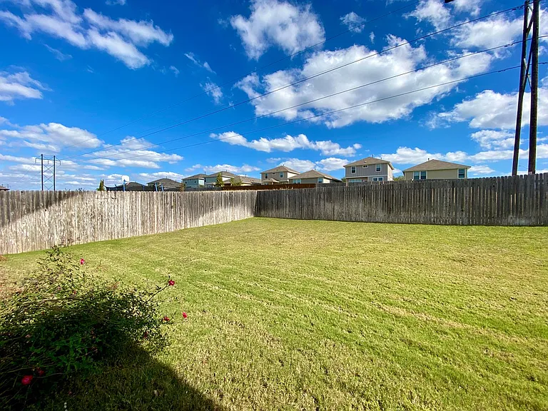 466 Eagle Brook Ln — Photo 24