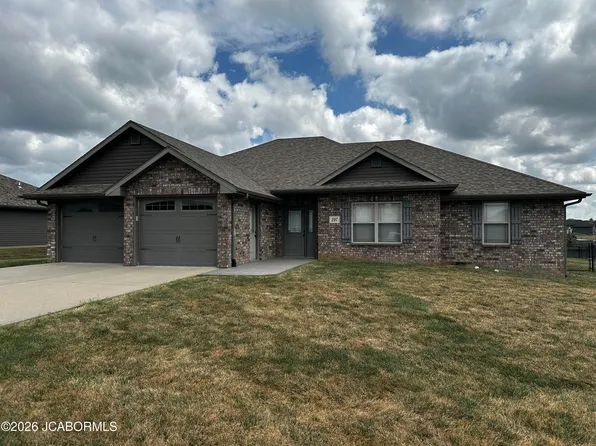 107 Paradigm Dr, Jefferson City, MO 65109