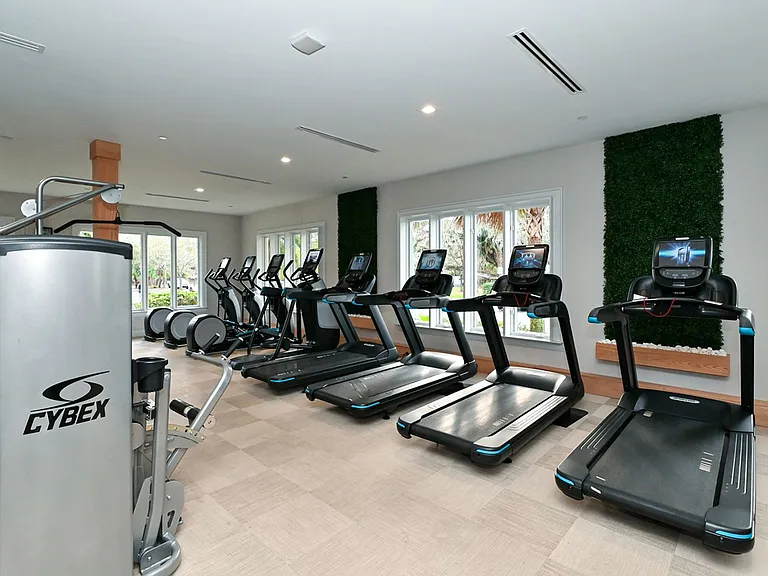 10310 Eastwood Dr — Photo 37