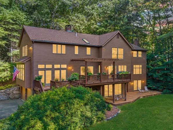 53 Green Ln, Sherborn, MA 01770