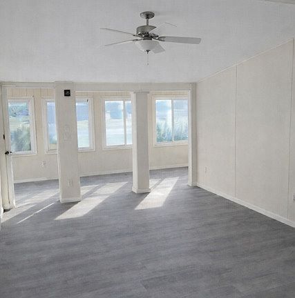 4th image of 384 Honey Locust Pl
