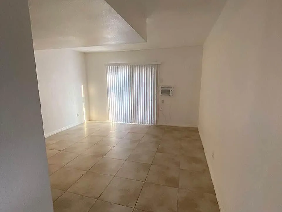 1520 S Casino Center Blvd #38