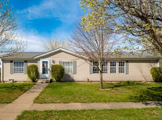 3324 Spring Valley Dr, Columbus, IN 47203