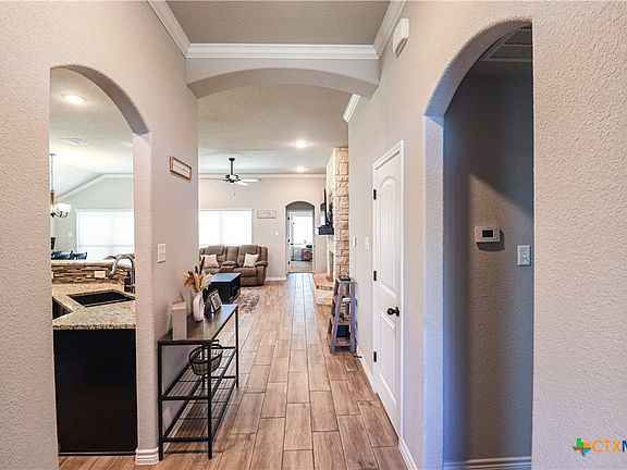 2nd image of 5107 Colina Dr