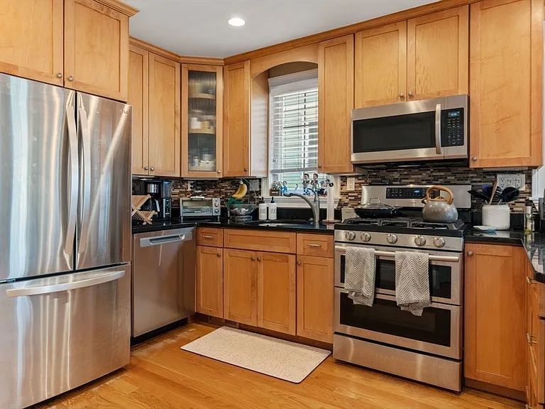 42 Pleasant St #1 — Photo 3