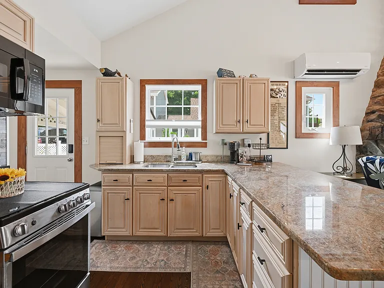 11 Cedar Dr — Photo 8