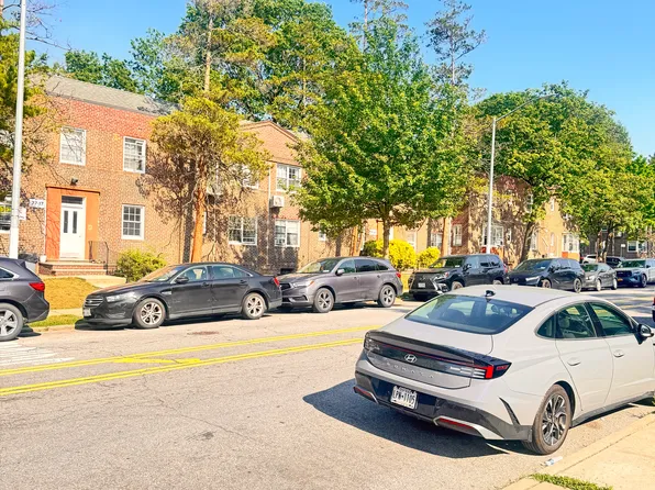 77-32 Vleigh Pl #82F, Flushing, NY 11367