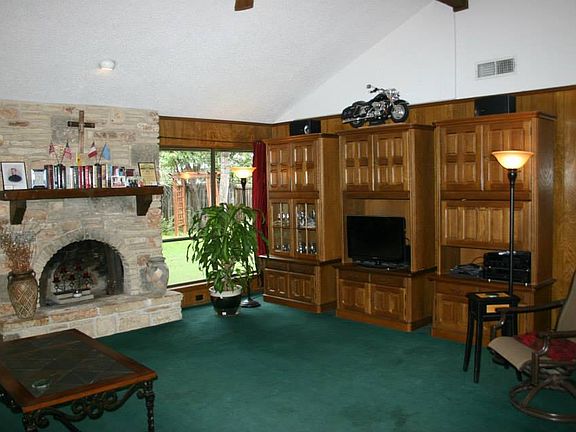 5th image of 1000 Green Meadow Dr