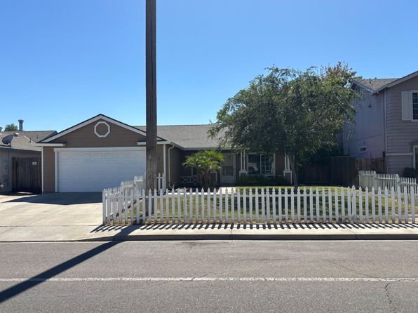 921 Balsam Dr