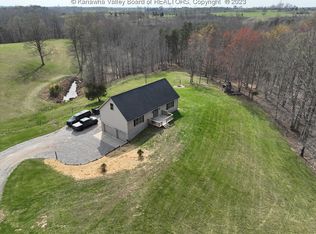 324 Robert Ln, Evans, WV 25241