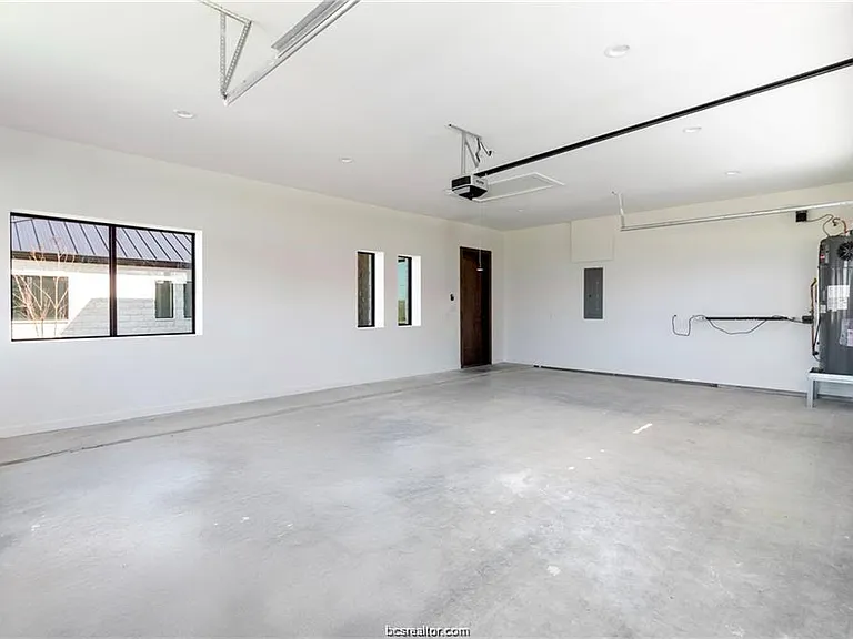 4558 Hicks Ln — Photo 36