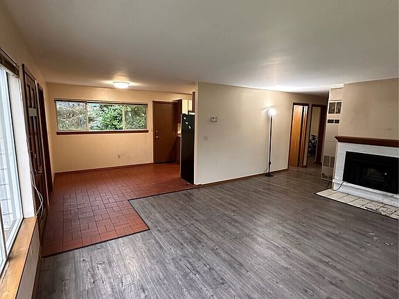 3rd image of 3510 172nd Avenue NE