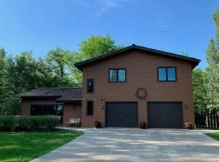 1601 Woodvale Dr, Bismarck, ND 58504