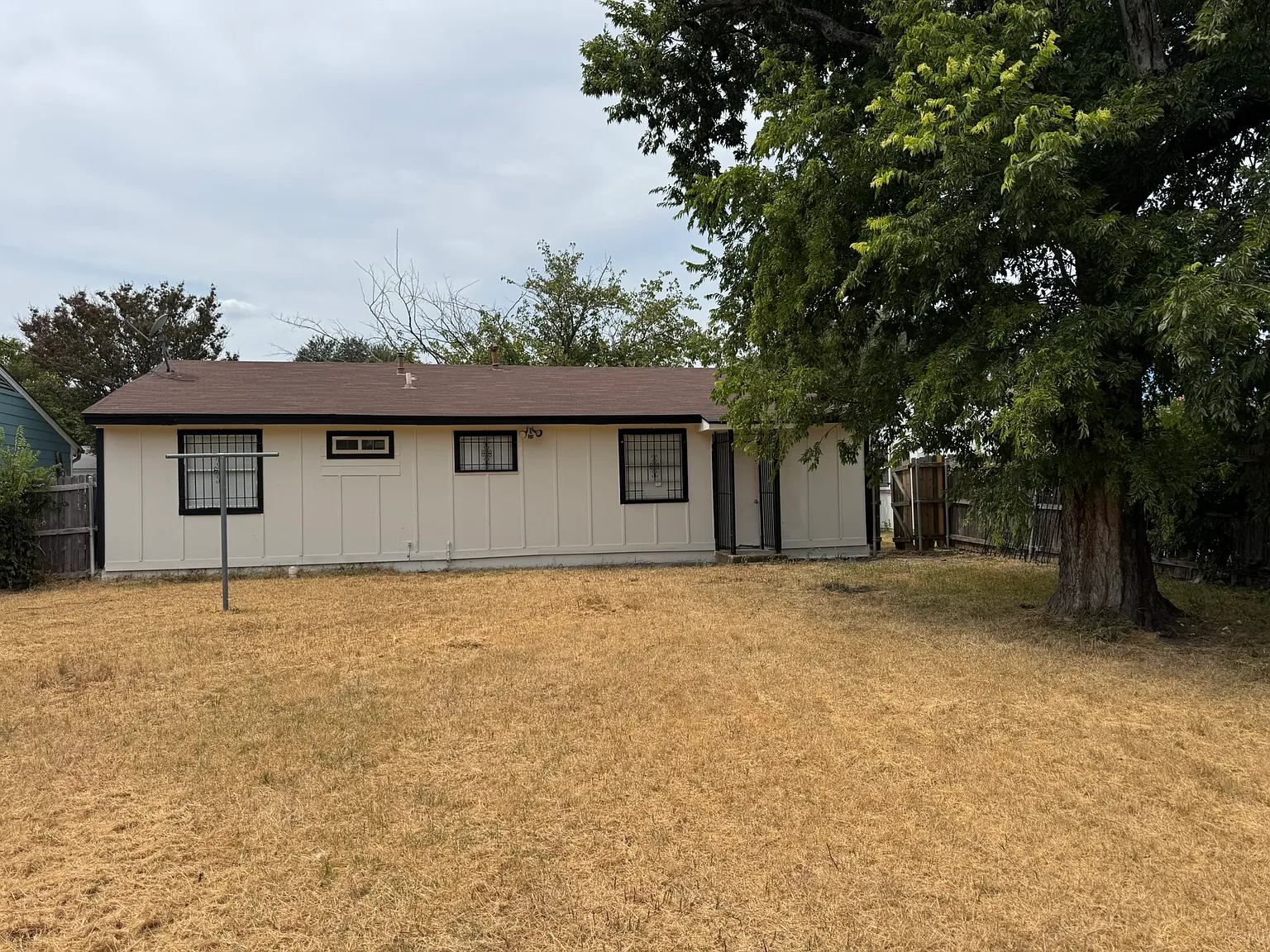 4 bed, 1260 sqft, $1,550 — Photo 4