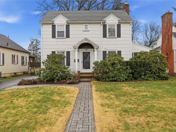 53 Hedgegarth Dr, Rochester, NY 14617