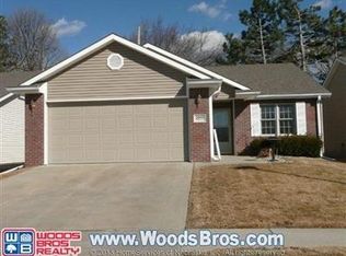 2040 S Knights Ln, Lincoln, NE 68506