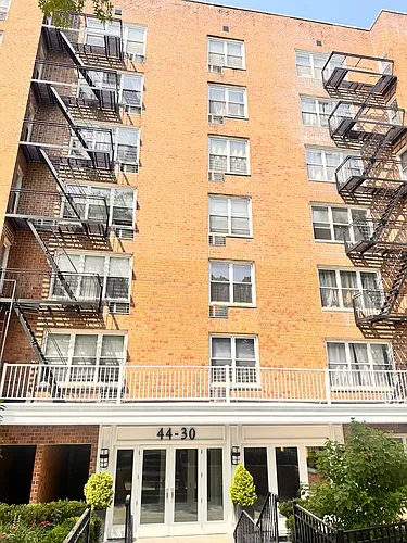 4430 Douglaston Pkwy Photo 1 4430 Douglaston Pkwy Photo 1