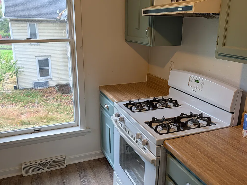 56 & 56-1/2 W Prospect Ave #2
