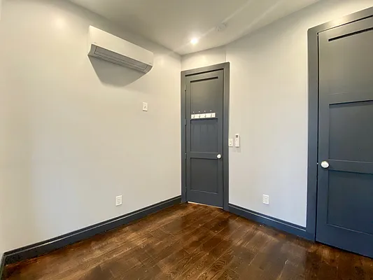 Rented by Mae Equities | media 4