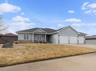 2013 Ridgeway Pl, Pierre, SD 57501