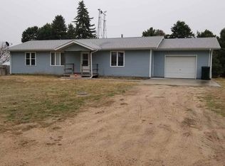 606 E 3rd St, Paxton, NE 69155