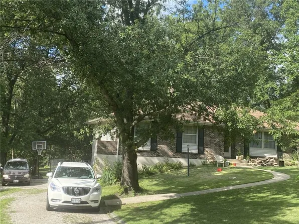 127 SE 215th Rd, Warrensburg, MO 64093