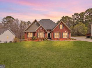 825 Harbor Bay Dr, Lawrenceville, GA 30045