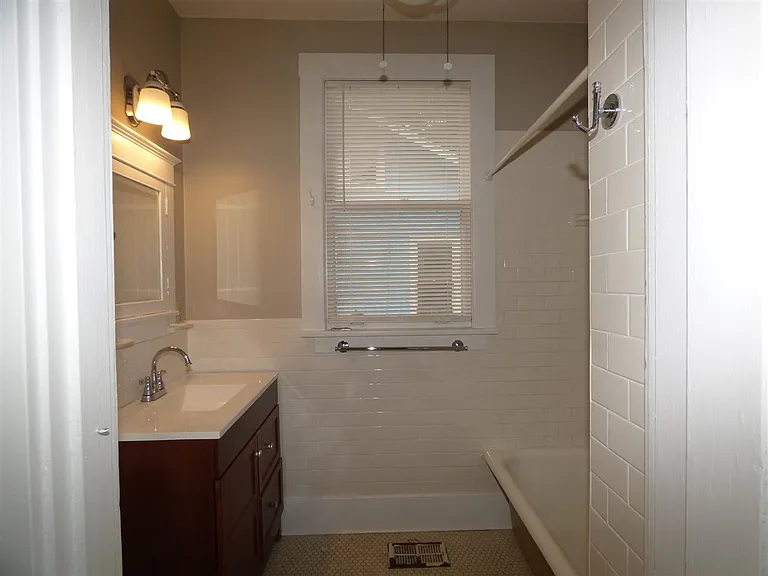 447 Dickinson St — Photo 10