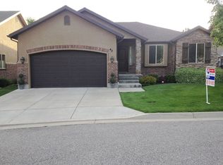 42 E Whitaker Cir, Kaysville, UT 84037