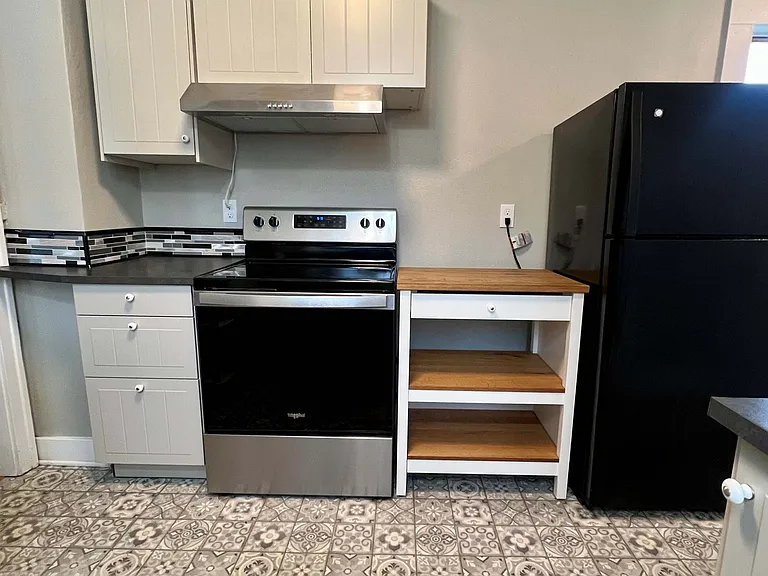 440 19th Ave — Photo 3