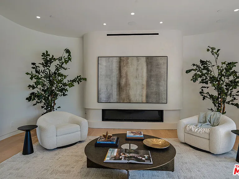 4939 Petit Ave — Photo 7