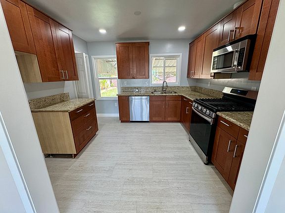 4th image of 5516 Pepperwood Ave