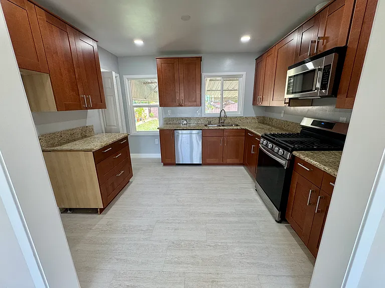 5516 Pepperwood Ave — Photo 4